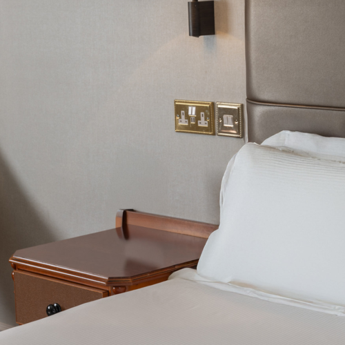 <p>SUPERIOR KING</p>