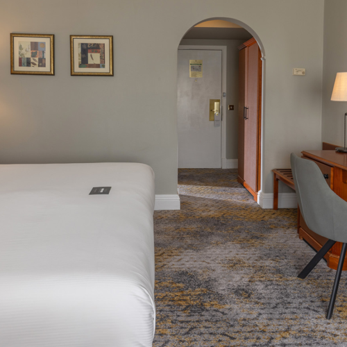 <p>SUPERIOR KING</p>