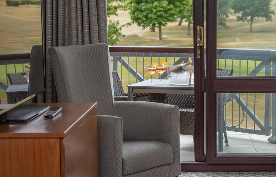 Carousel Desktop Feature King 2 Carousel