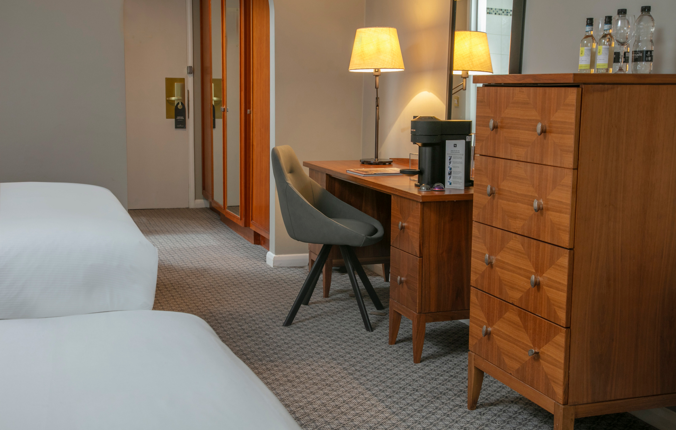 Beltonwoods Gallery Rooms Featuretwin 03