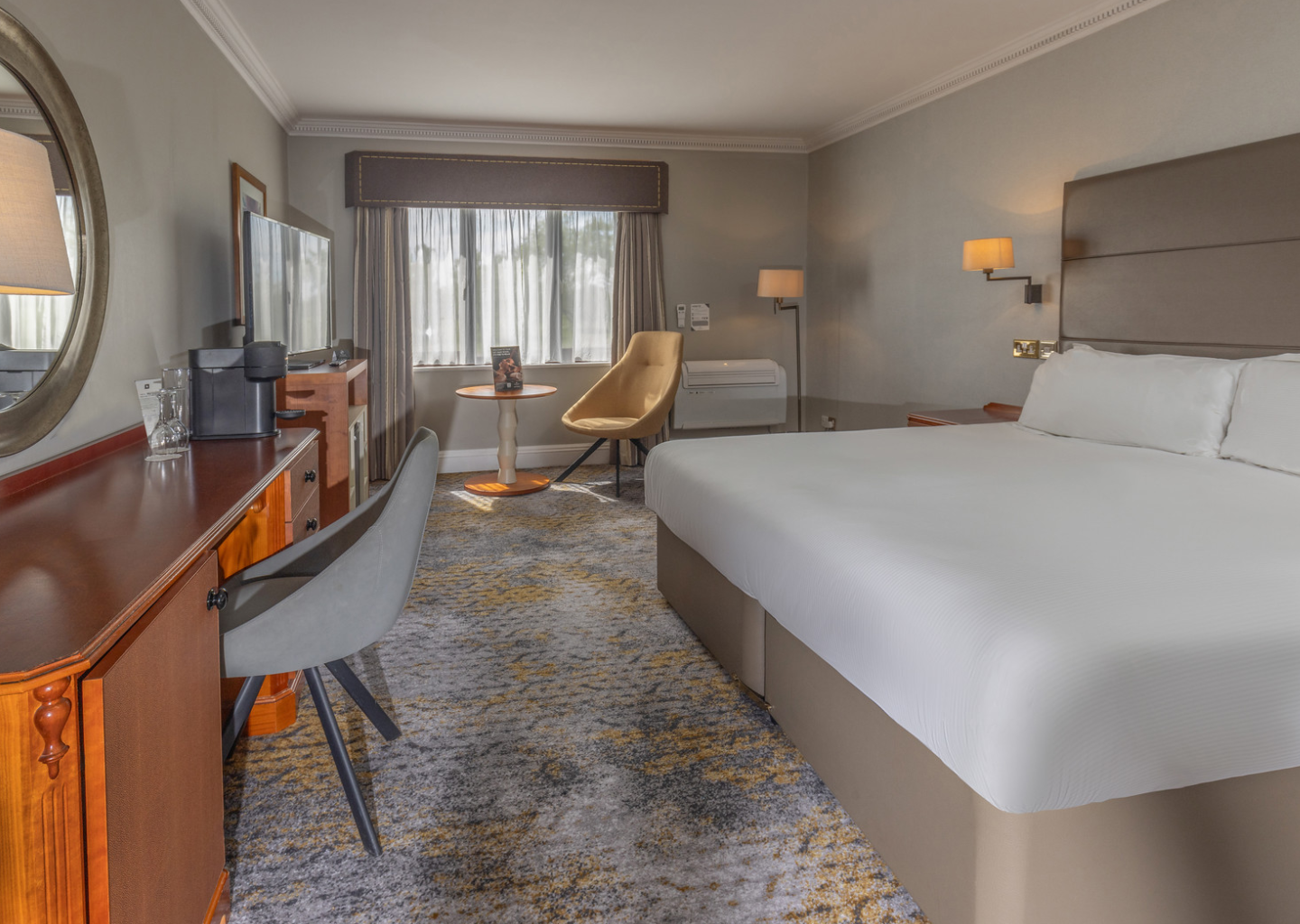 SUPERIOR ROOM