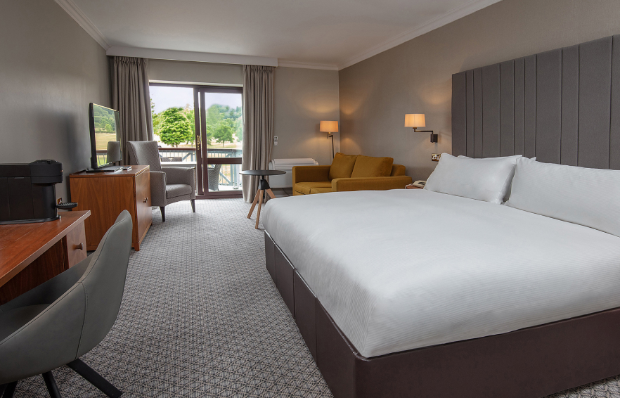 Carousel Desktop Feature King 1 Carousel