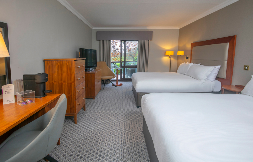 Carousel Desktop Feature Twin 1 Carousel