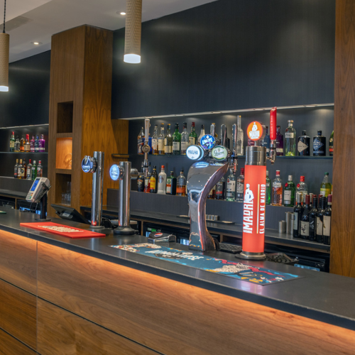 <p>Breakout Bar</p>